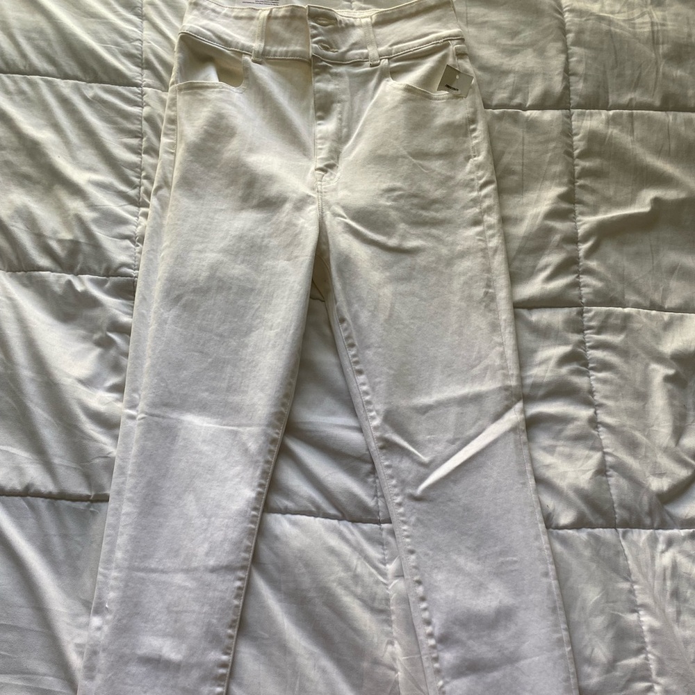 New with tag, skinny white jeans
